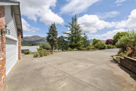 405 Crestridge Place Santa Rosa CA 95409
