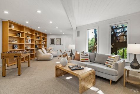 1100 Bayhills Drive San Rafael CA 94903