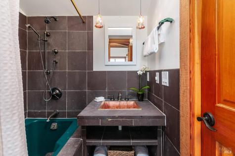 1100 Bayhills Drive San Rafael CA 94903