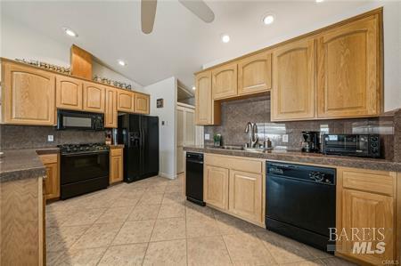 10165 Lakeshore Drive Clearlake CA 95422