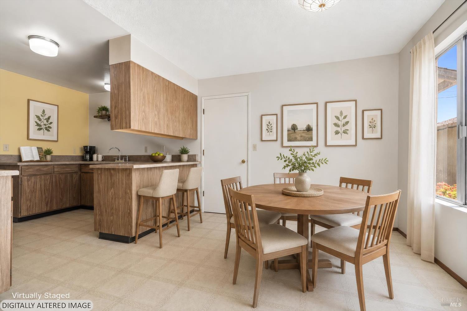 7555 Beverly Drive Rohnert Park CA 94928