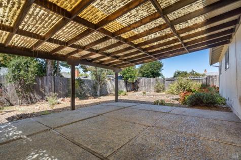 7555 Beverly Drive Rohnert Park CA 94928