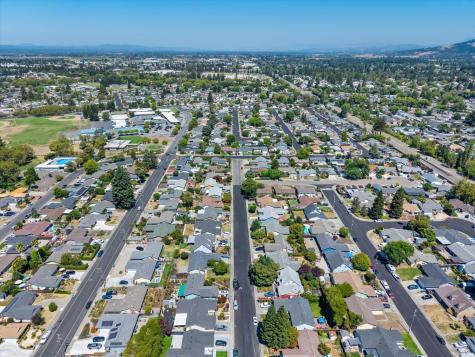 7555 Beverly Drive Rohnert Park CA 94928