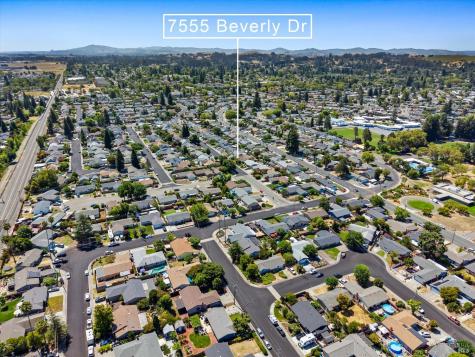 7555 Beverly Drive Rohnert Park CA 94928