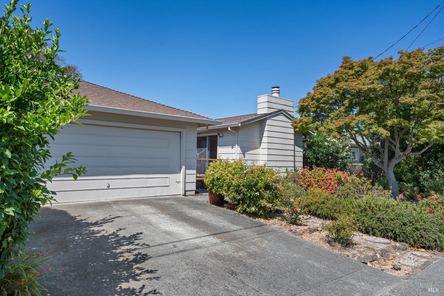 7555 Beverly Drive Rohnert Park CA 94928
