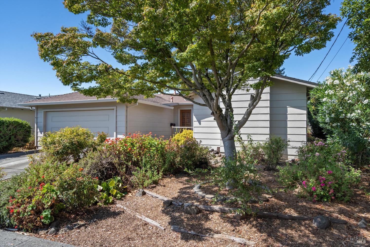 7555 Beverly Drive Rohnert Park CA 94928