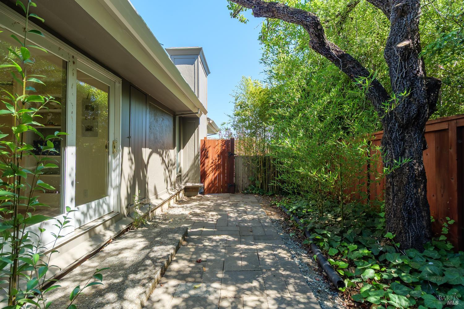 22 North Terrace Tiburon CA 94920