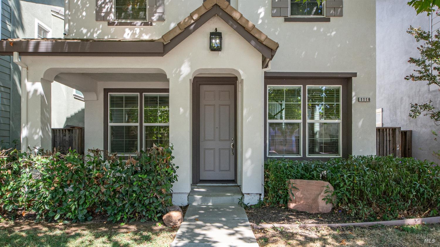 Dixon CA, 1116 Valley Glen Drive