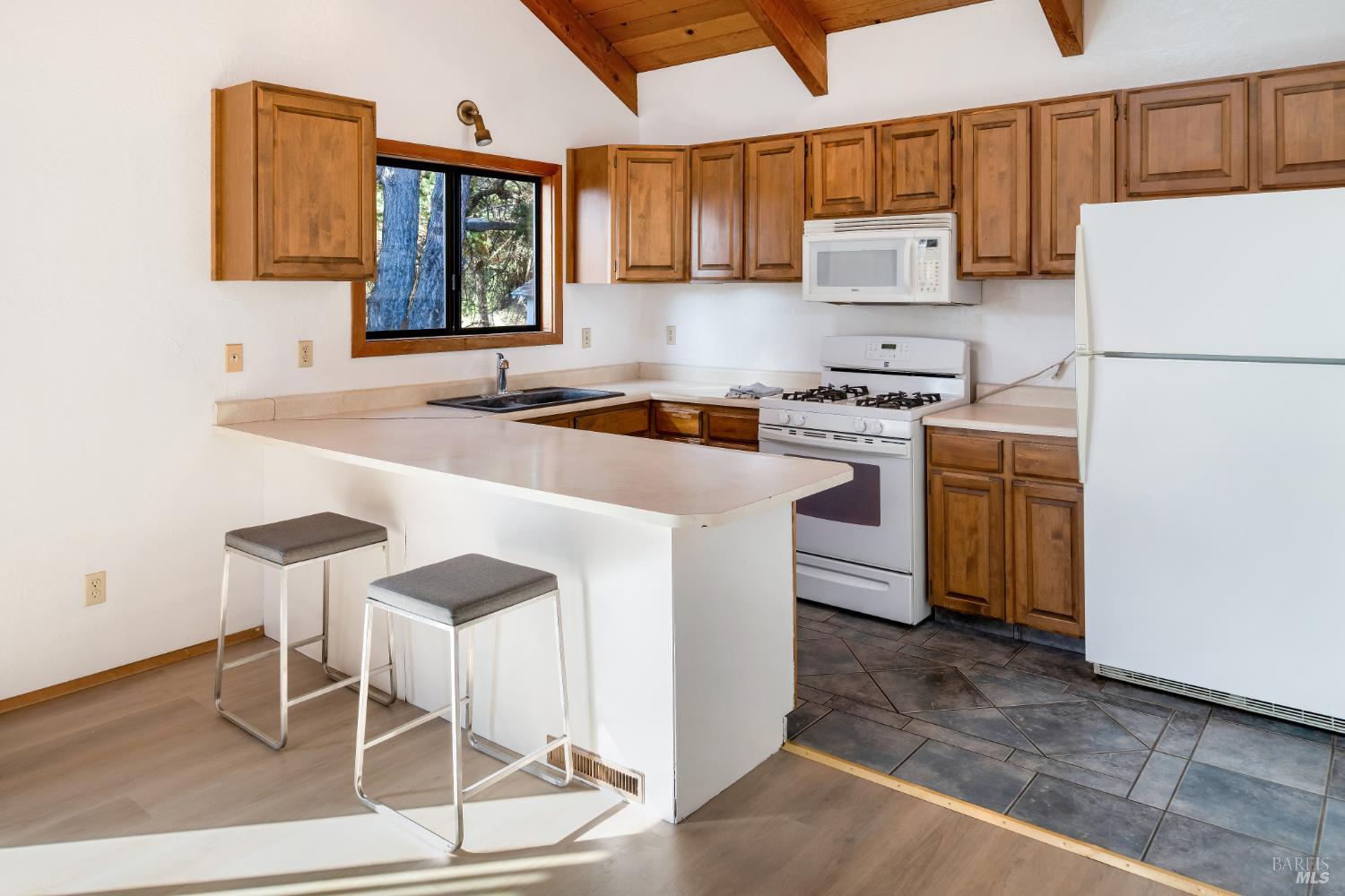 43651 Crispin Road Manchester CA 95459