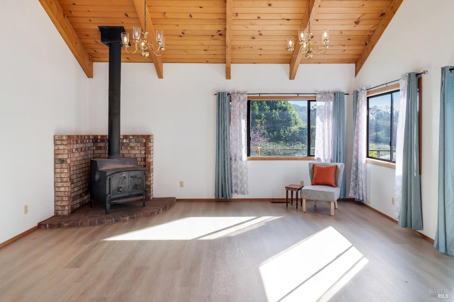 43651 Crispin Road Manchester CA 95459
