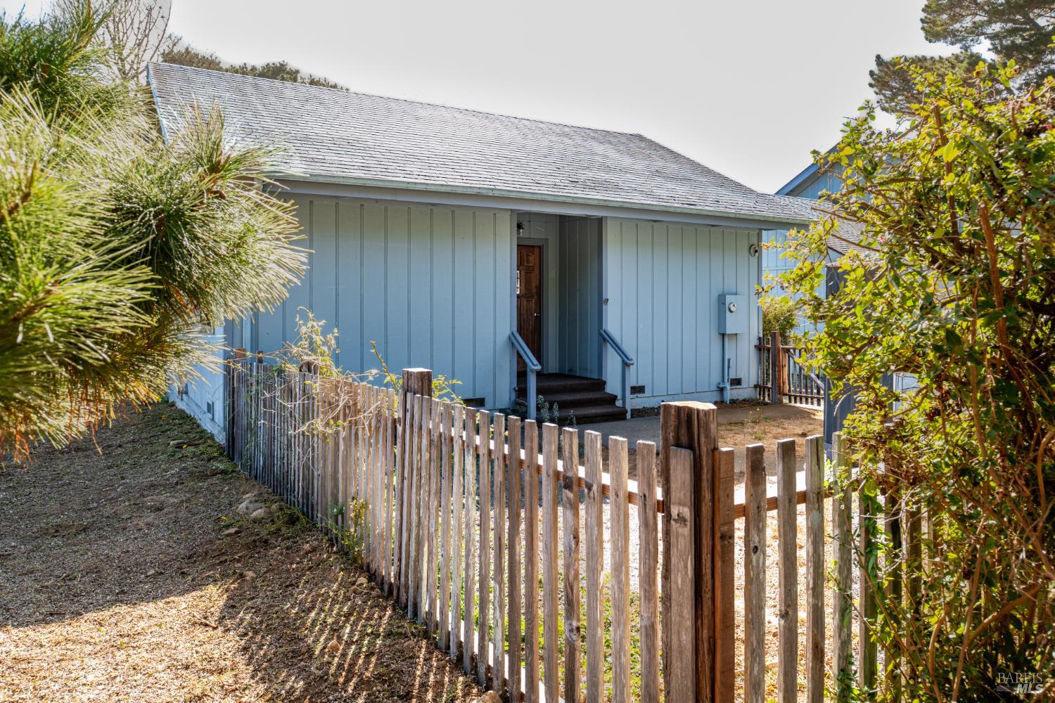 43651 Crispin Road Manchester CA 95459