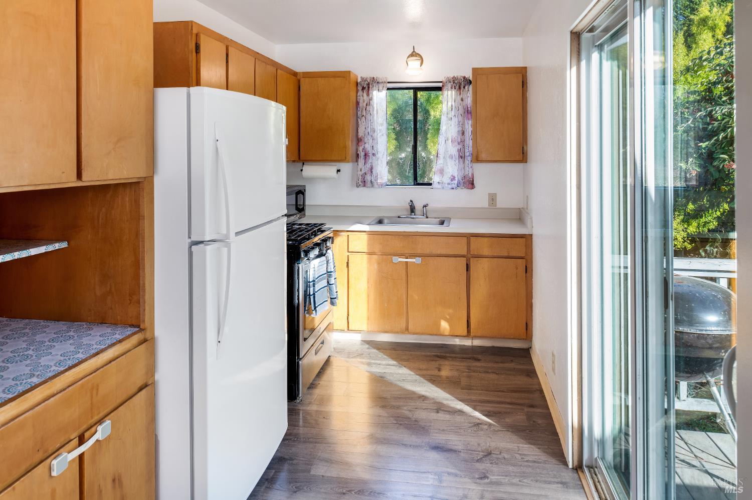 43651 Crispin Road Manchester CA 95459