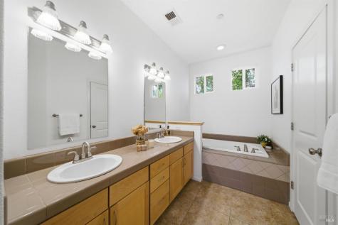 163 Lasso Lane Santa Rosa CA 95403
