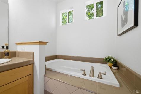 163 Lasso Lane Santa Rosa CA 95403