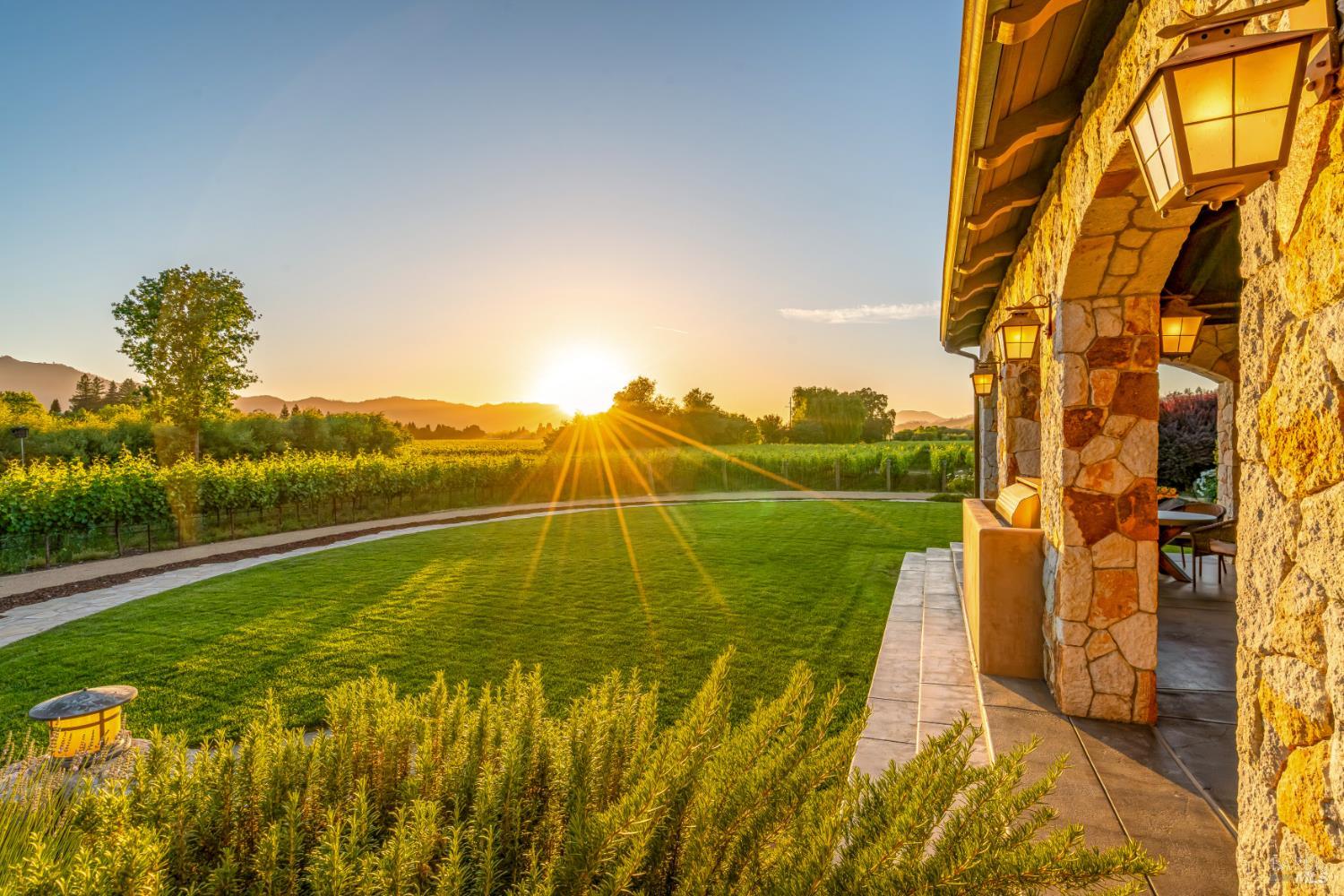 184 Zinfandel Lane St. Helena CA 94574