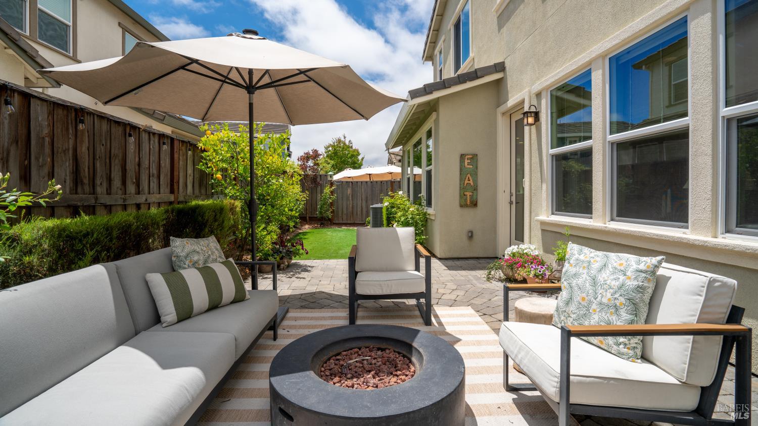 1417 Sylvia Way Petaluma CA 94952