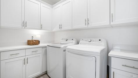 1417 Sylvia Way Petaluma CA 94952