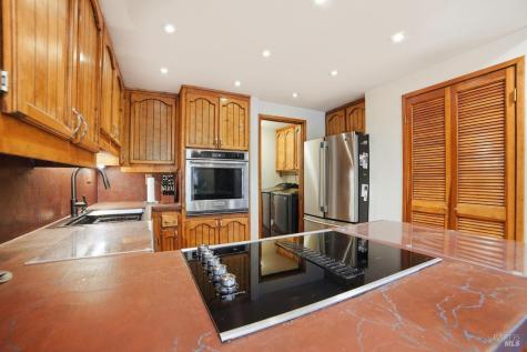 26807 Oak Knoll Terrace Cloverdale CA 95425