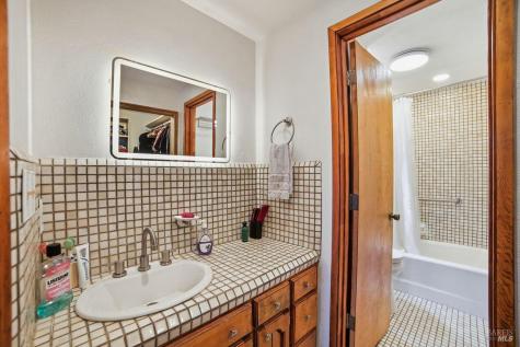26807 Oak Knoll Terrace Cloverdale CA 95425
