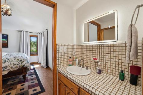 26807 Oak Knoll Terrace Cloverdale CA 95425