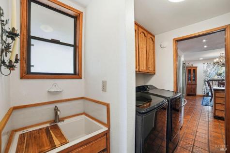 26807 Oak Knoll Terrace Cloverdale CA 95425