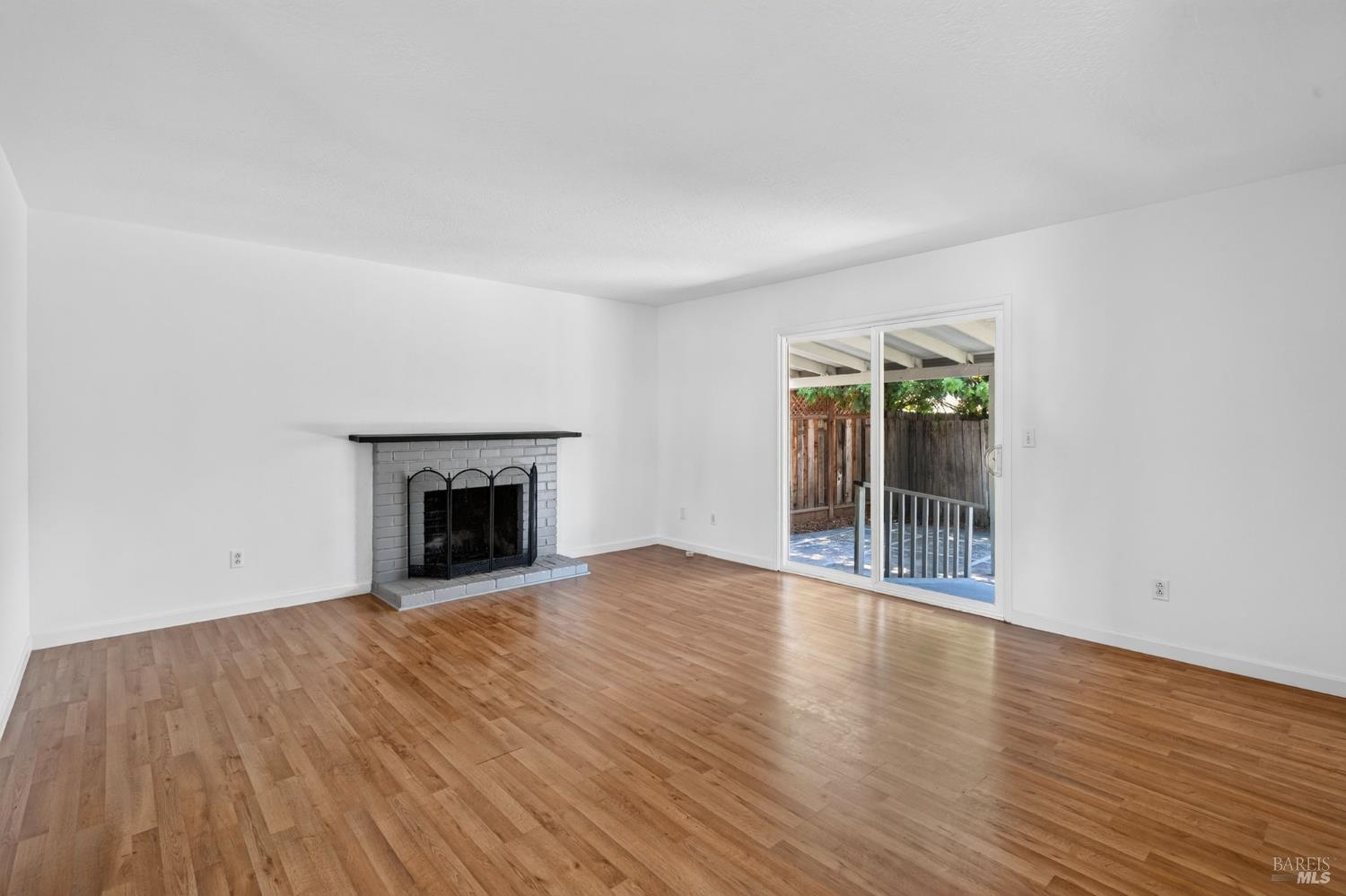 922 Cottonwood Court Petaluma CA 94954