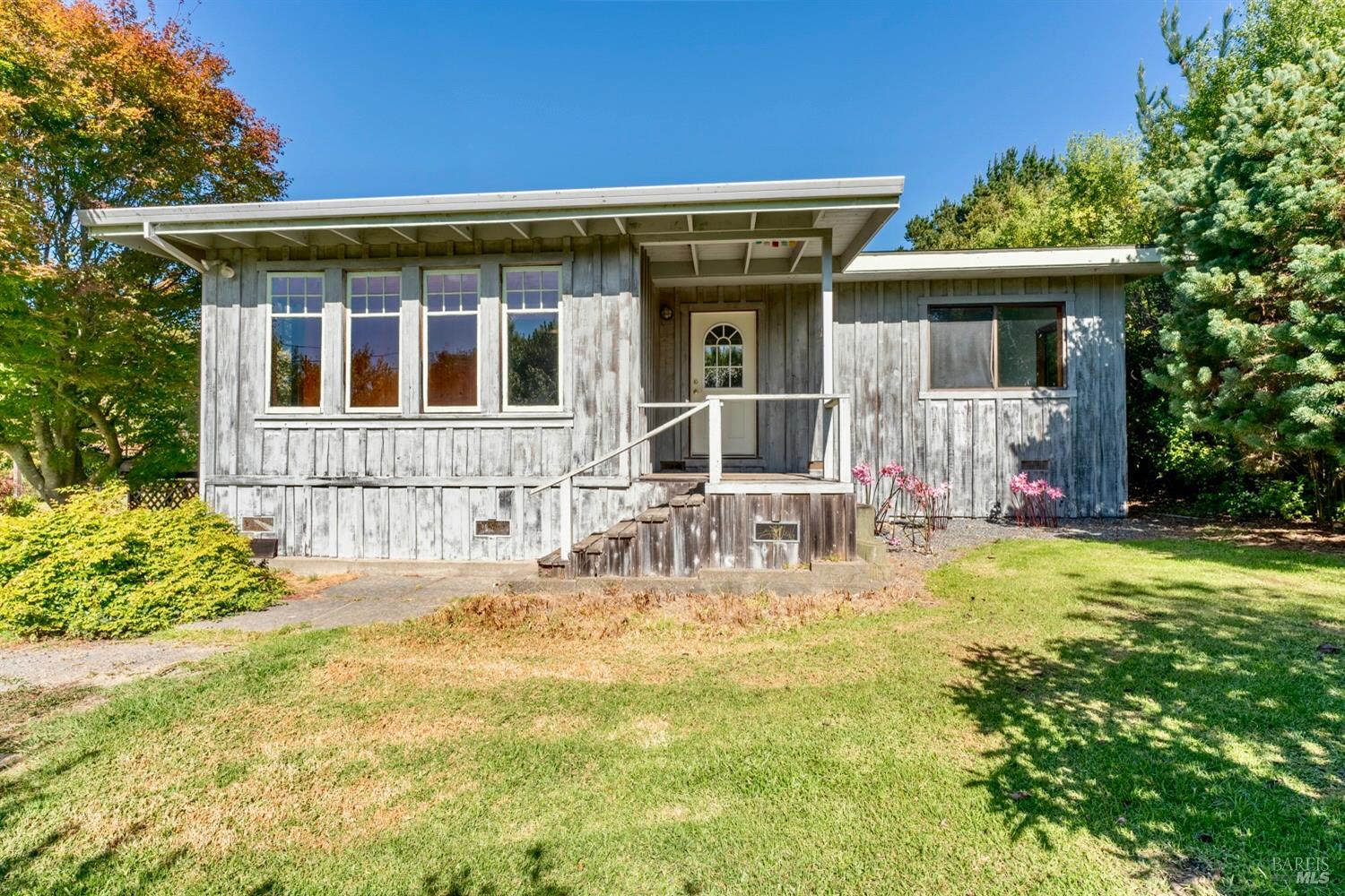 33200 Ocean View Drive Fort Bragg CA 95437
