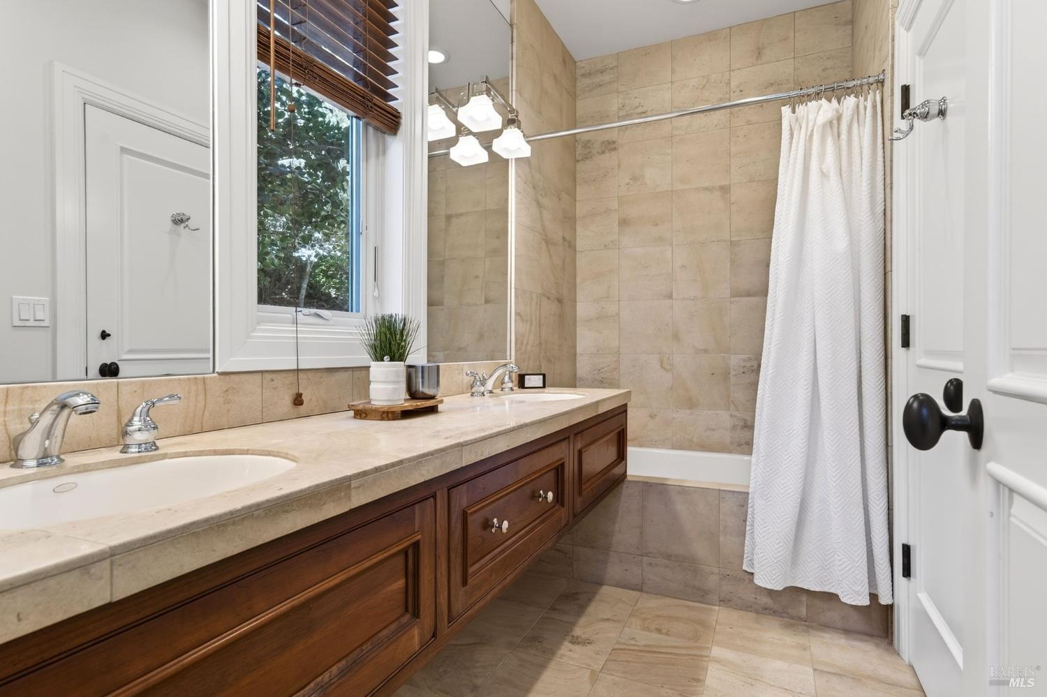 418 Saint Andrews Drive Napa CA 94558