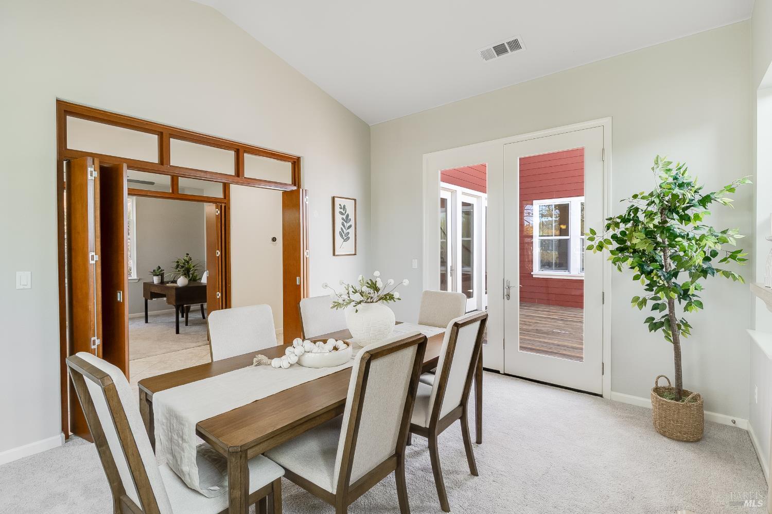 438 E Poplar Street Vallejo CA 94592