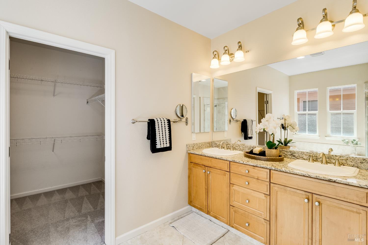 438 E Poplar Street Vallejo CA 94592