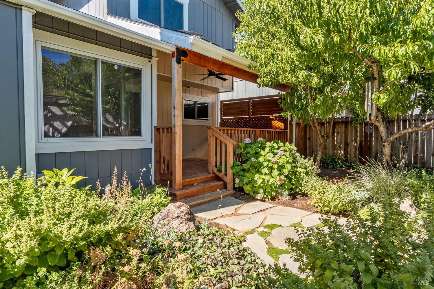 536 Capps Lane Ukiah CA 95482