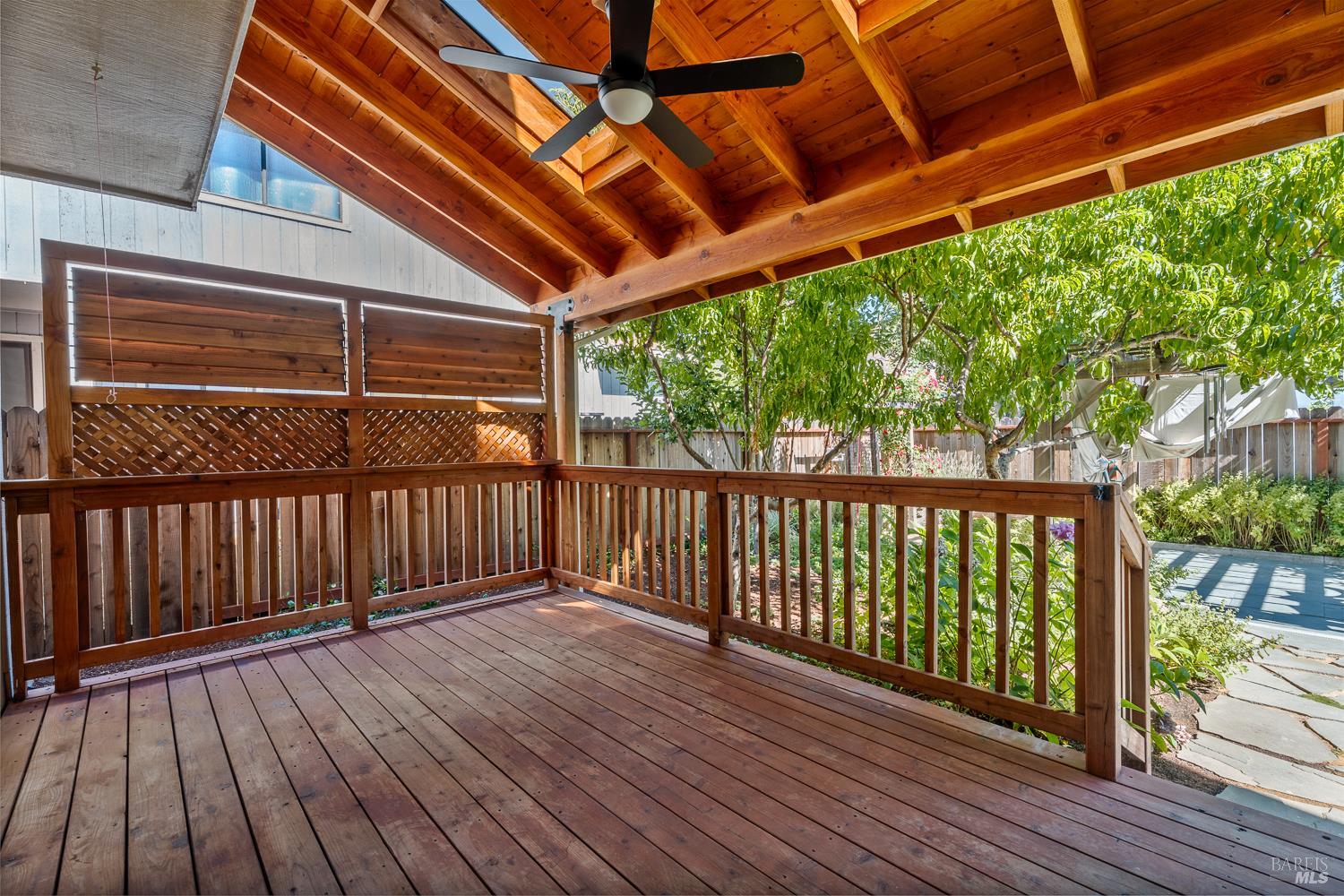 536 Capps Lane Ukiah CA 95482