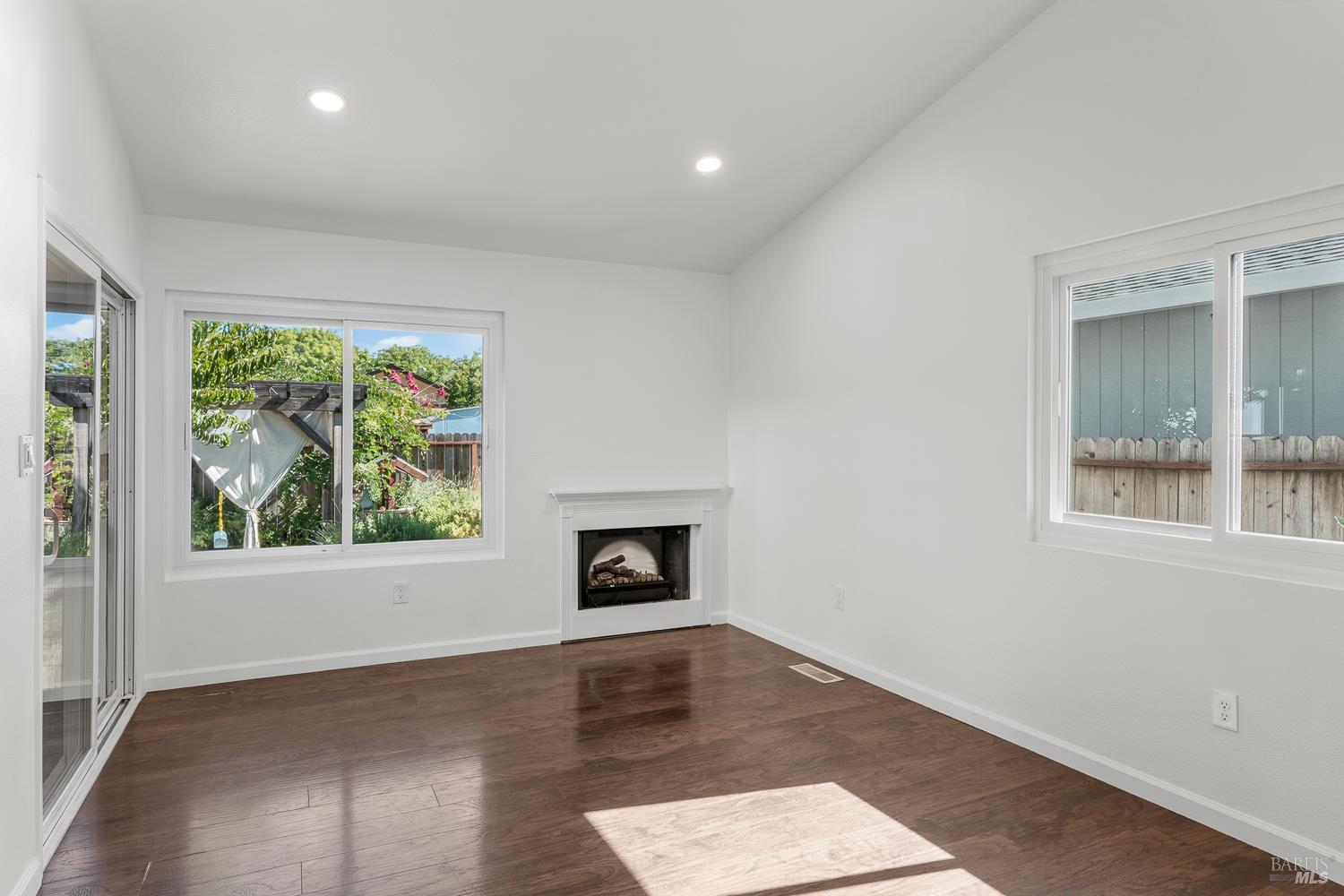 536 Capps Lane Ukiah CA 95482