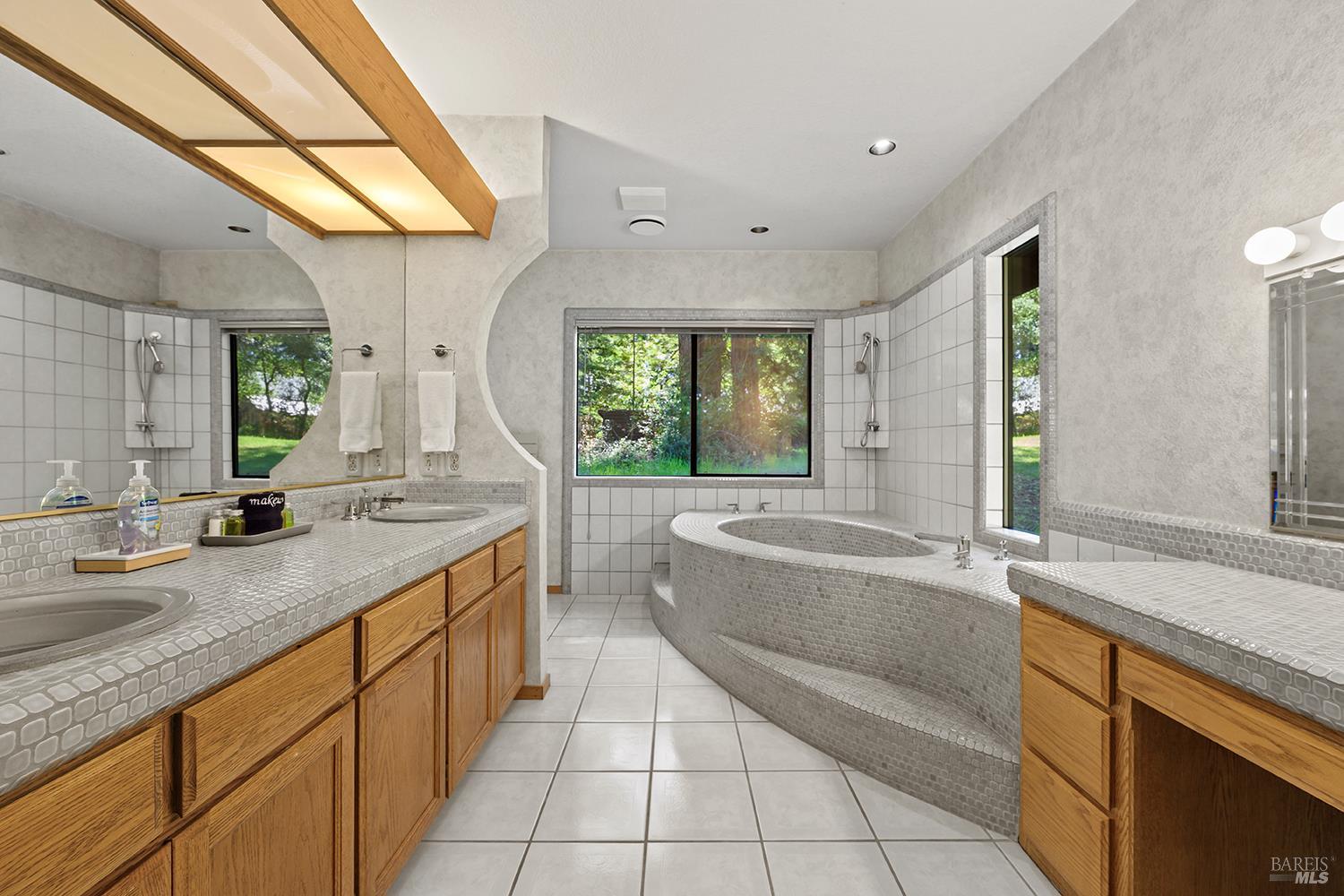 1650 Jonive Road Sebastopol CA 95472