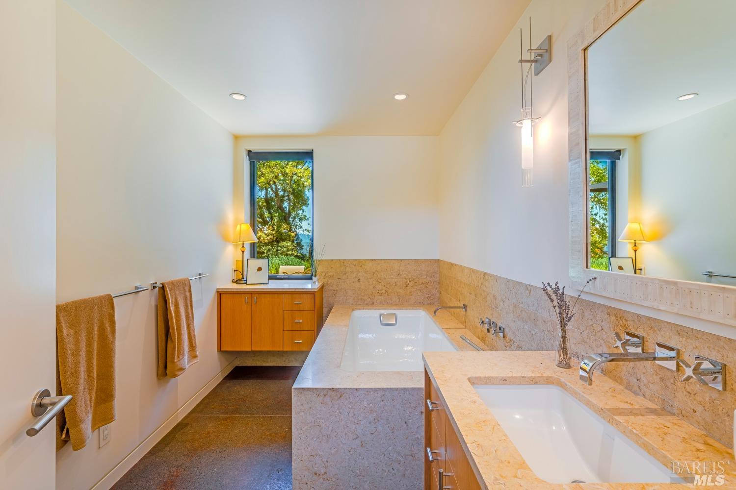 24000 Fig Tree Lane Yorkville CA 95494