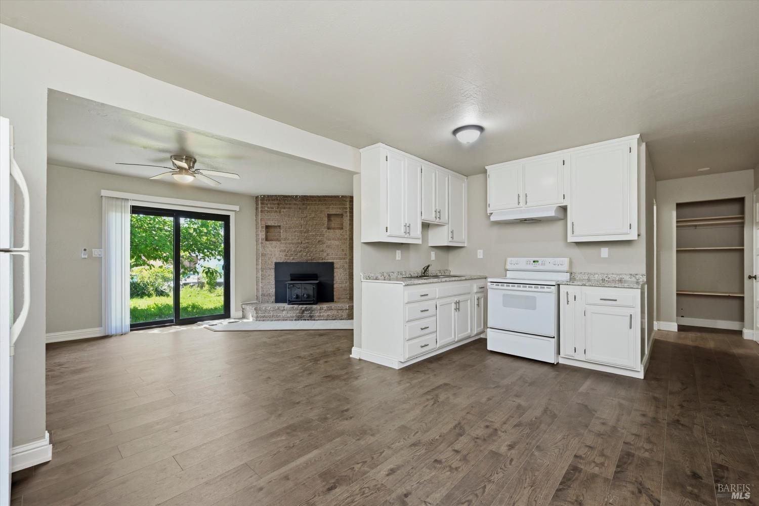 3723 Buckeye Street Clearlake CA 95422