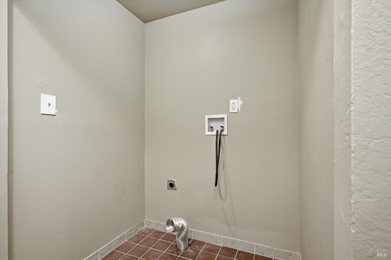 3723 Buckeye Street Clearlake CA 95422
