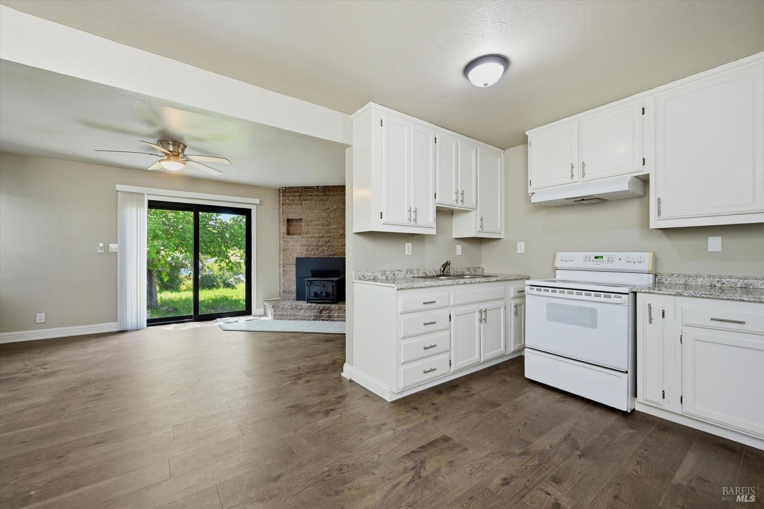 3723 Buckeye Street Clearlake CA 95422