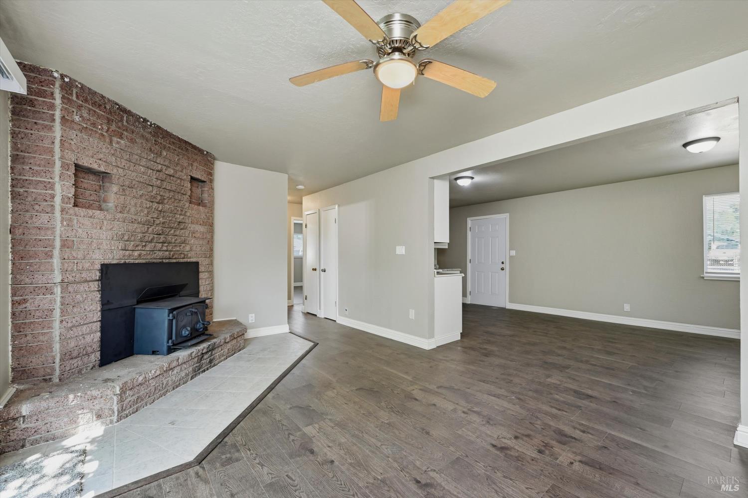 3723 Buckeye Street Clearlake CA 95422