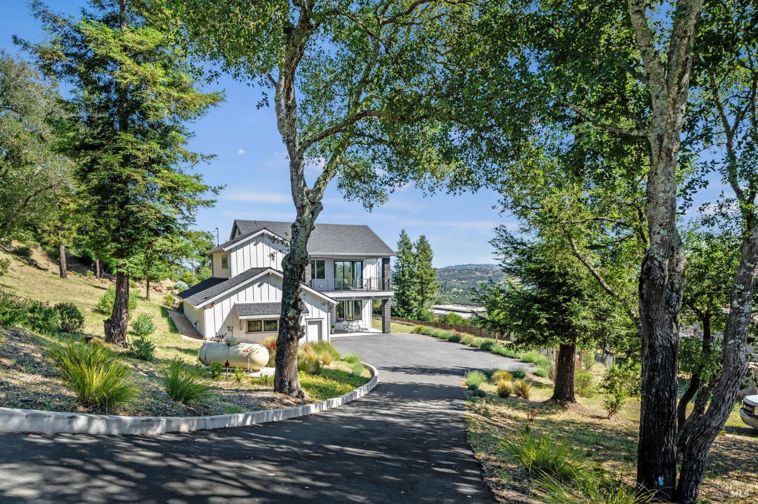 5890 Heights Road Santa Rosa CA 95404