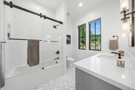 5890 Heights Road Santa Rosa CA 95404