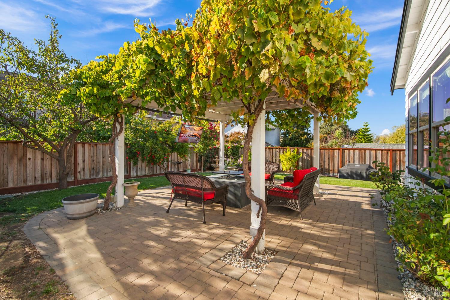 74 Rovina Lane Petaluma CA 94952