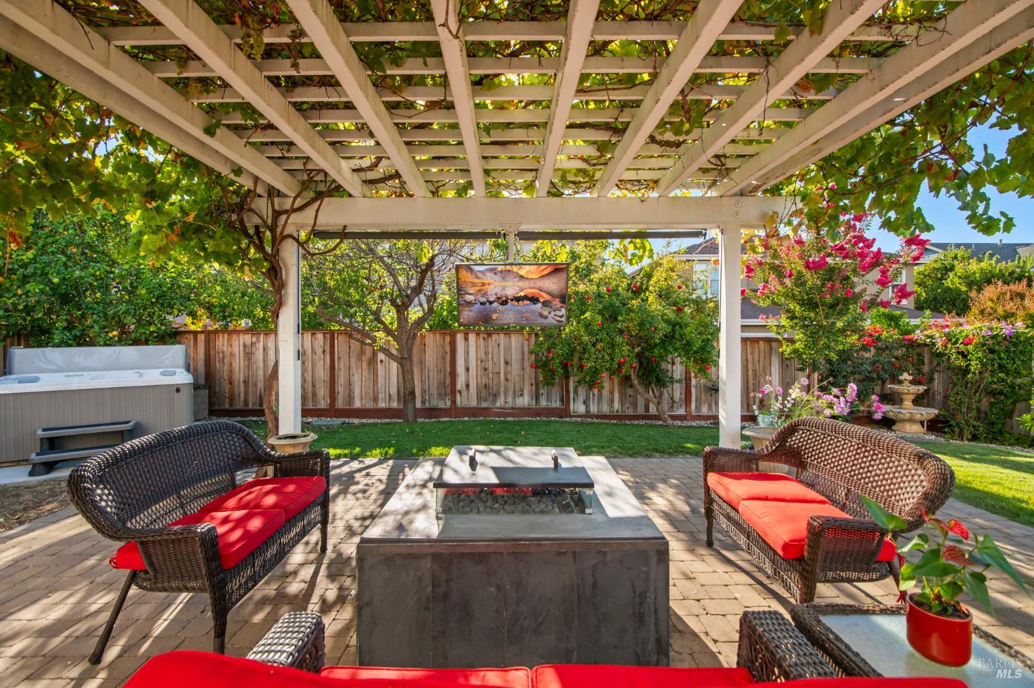 74 Rovina Lane Petaluma CA 94952