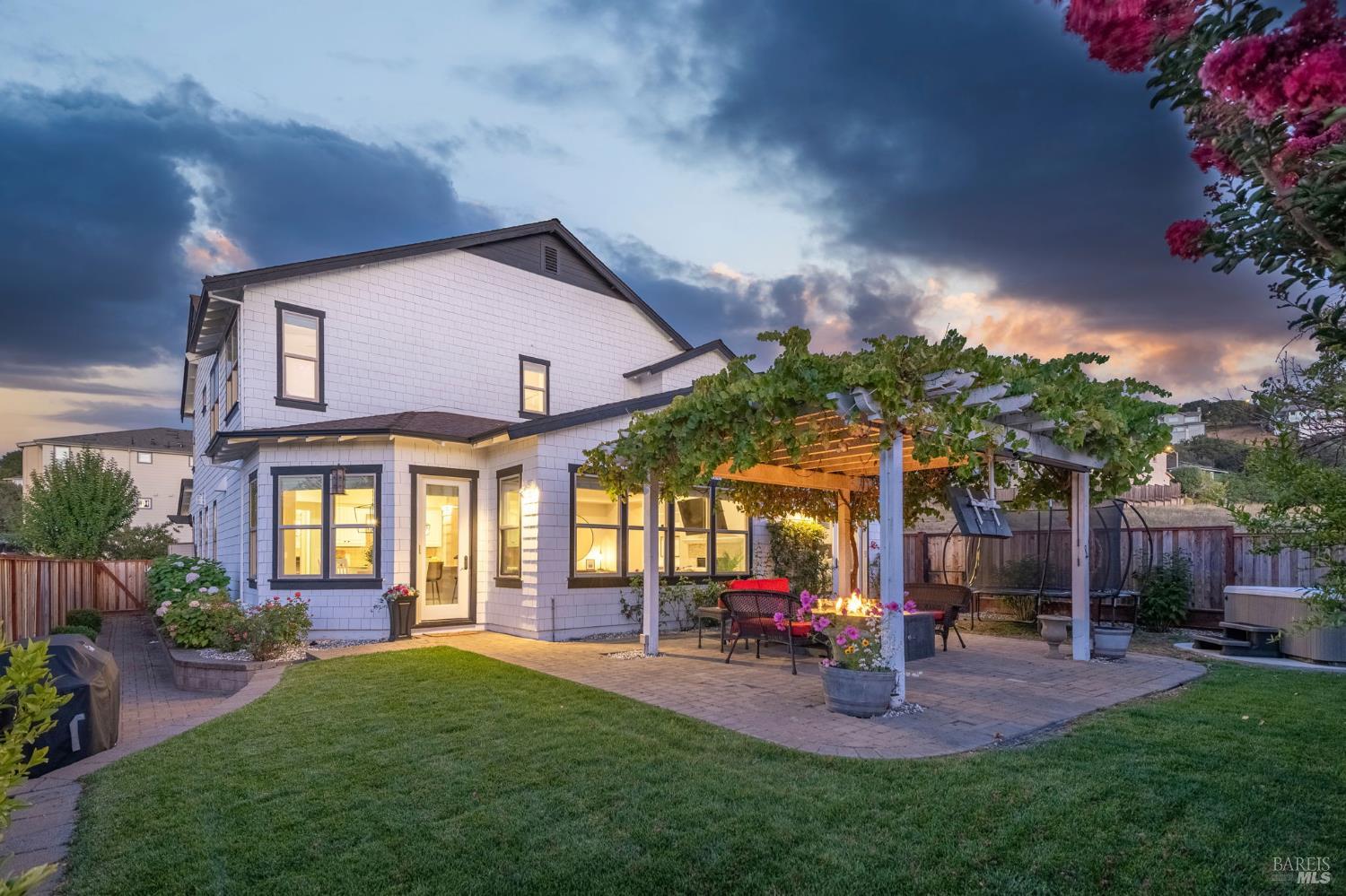 74 Rovina Lane Petaluma CA 94952