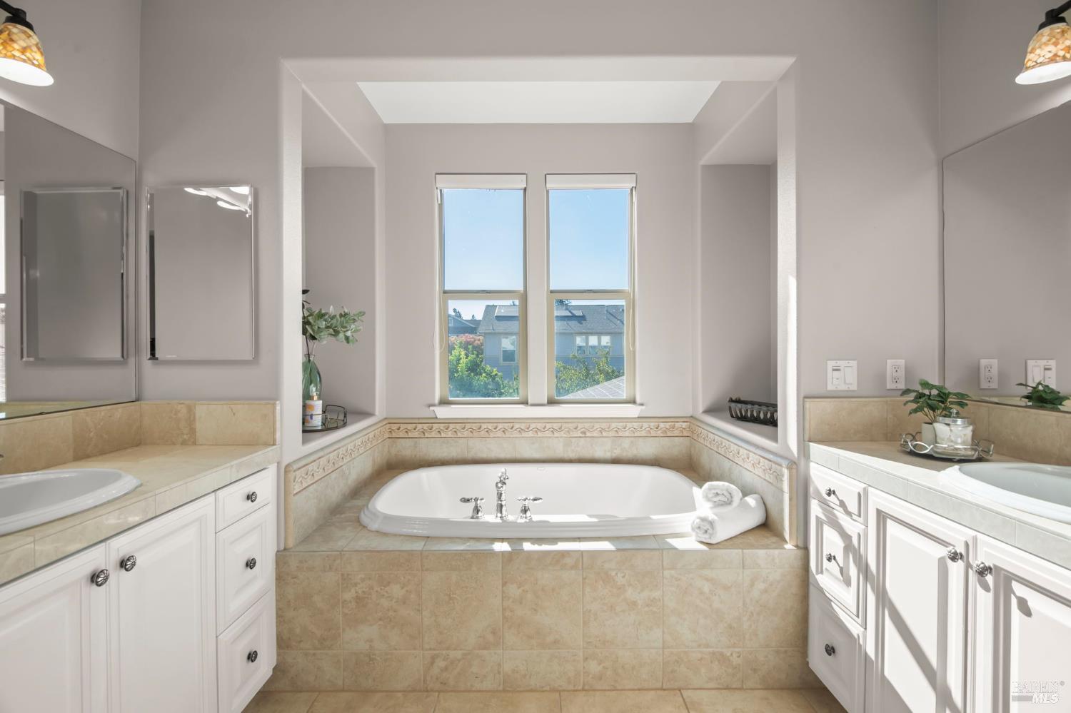 74 Rovina Lane Petaluma CA 94952
