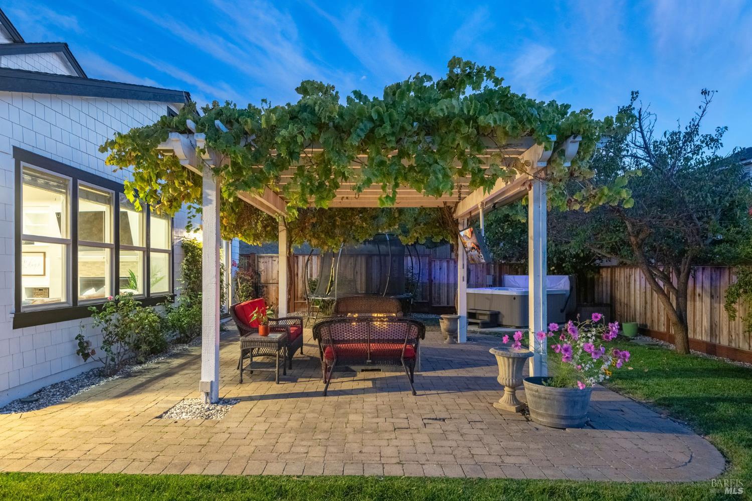 74 Rovina Lane Petaluma CA 94952