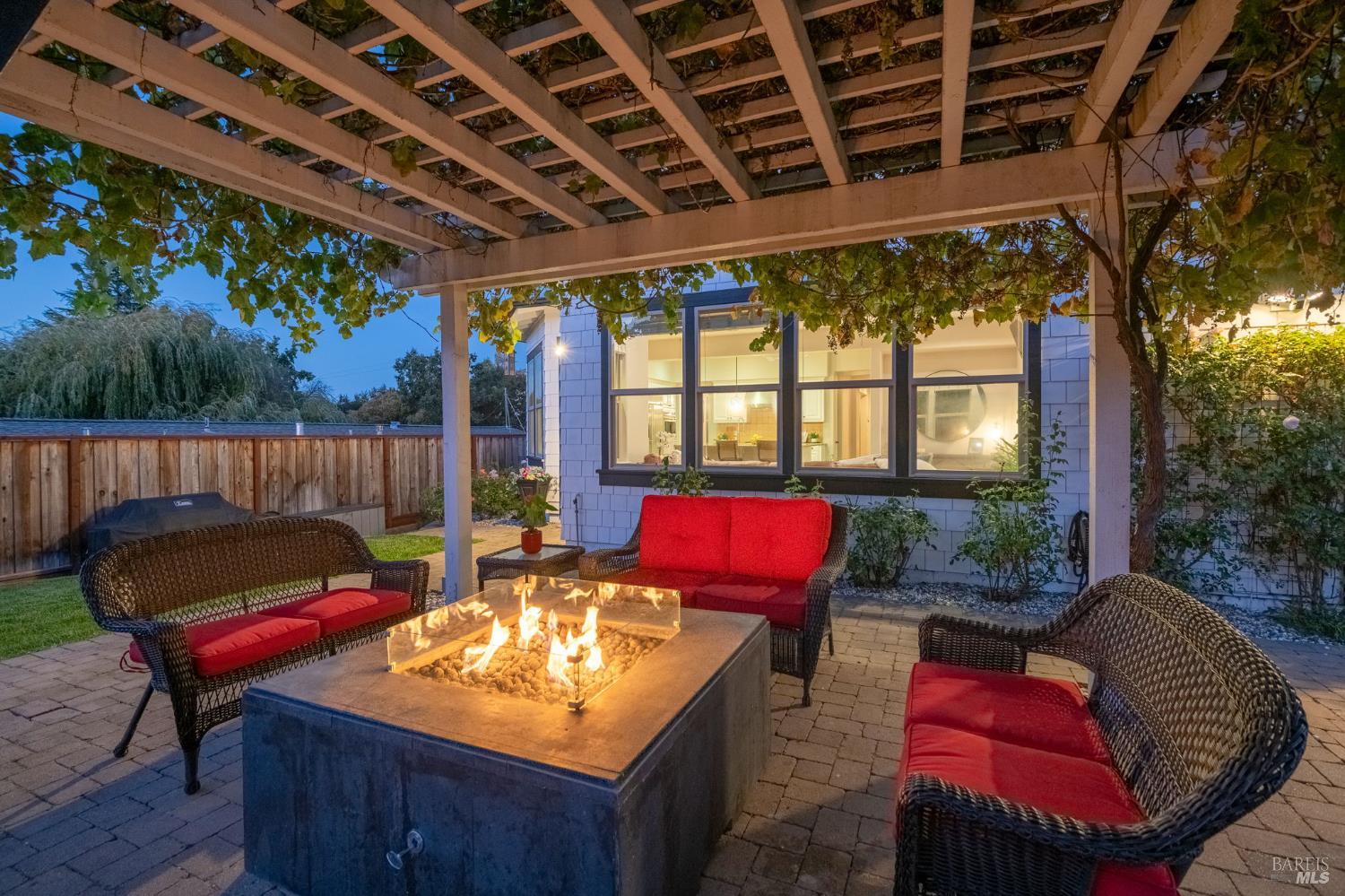 74 Rovina Lane Petaluma CA 94952
