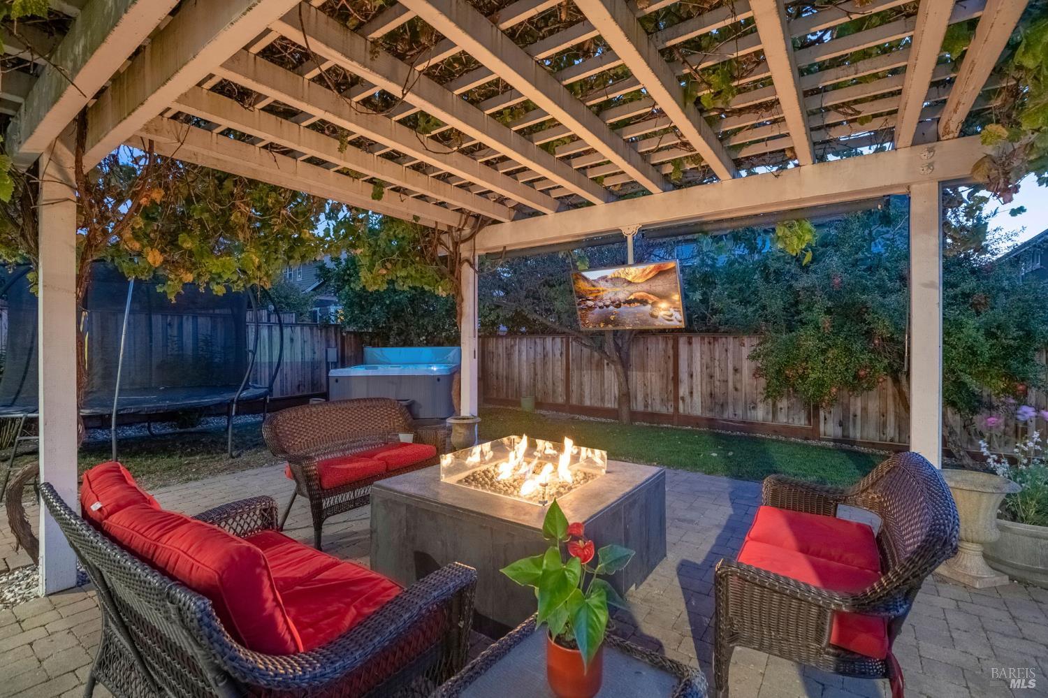 74 Rovina Lane Petaluma CA 94952