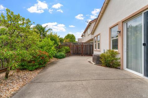 1284 Eagle Drive Windsor CA 95492