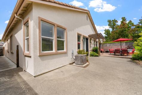 1284 Eagle Drive Windsor CA 95492